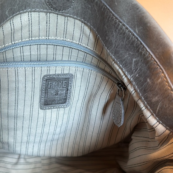 Frye Melissa Hobo bag in Ice/ grey shoulder or crossbody - Picture 6 of 16